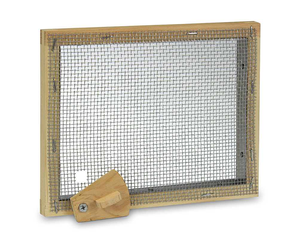 Pridávacia klietka na matku – s kovovou mriežkou a dreveným rámom