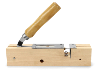 Dierkovač s presným osadzovakom zderov